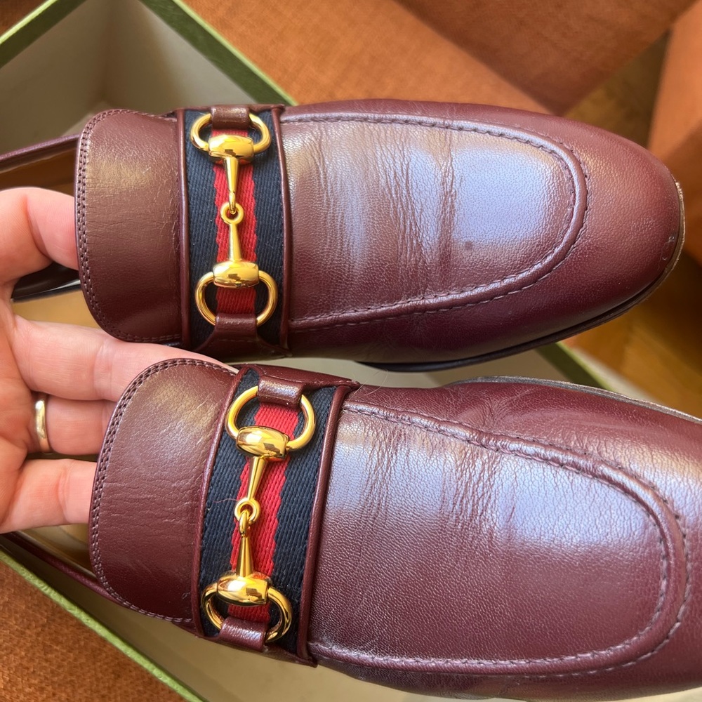 Hello, I am selling a pair of Gucci shoes in size 9.